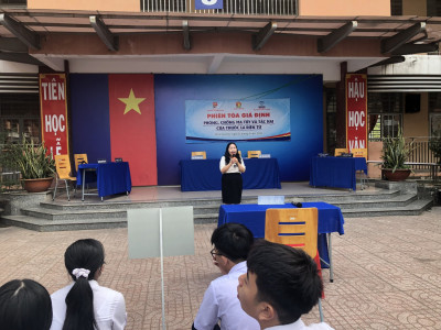 Phiên tòa giả định phòng, chồng ma túy và tác hại của thuốc lạ điện tử