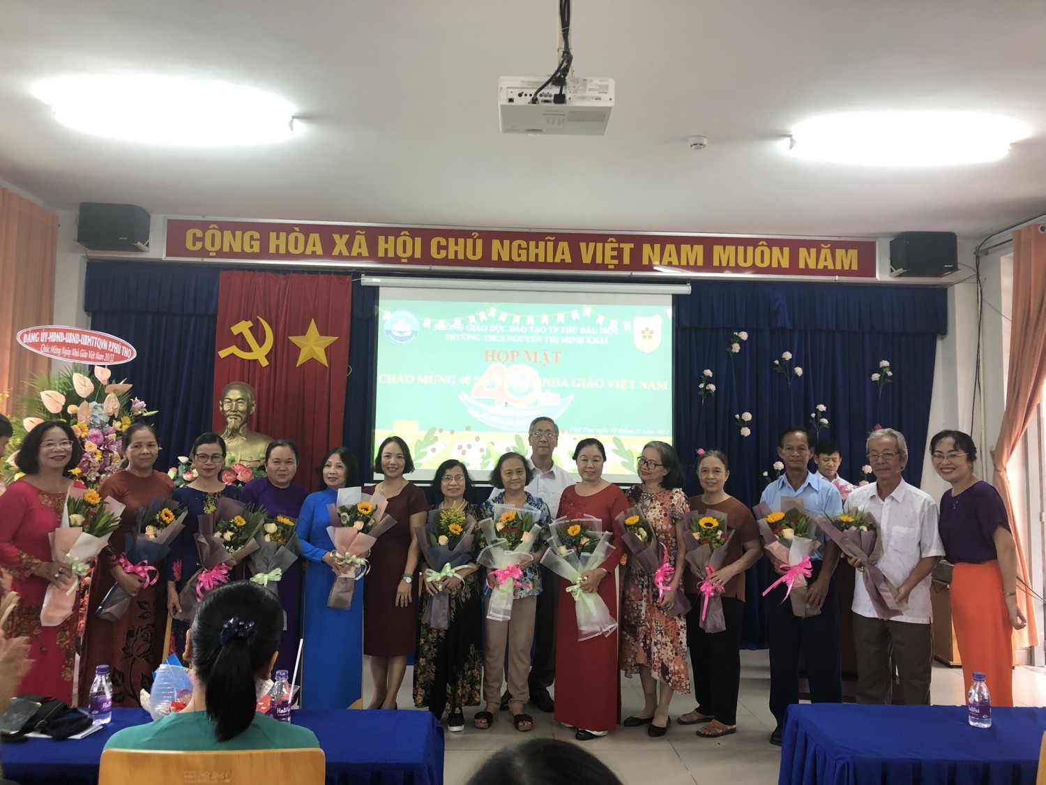 Tang hoa cac co ve huu