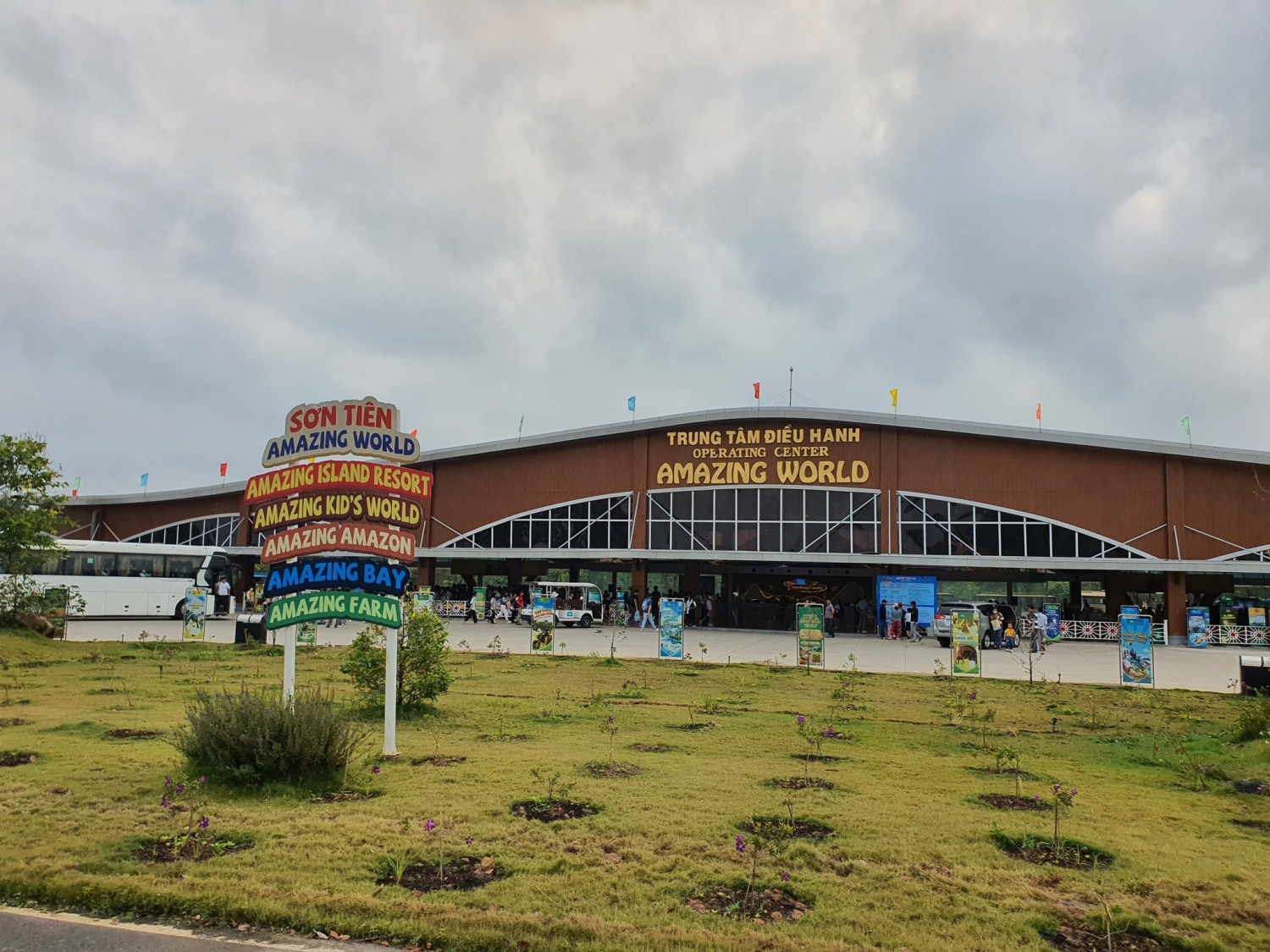 484096281 2715931785272737 1598607401636603365 n min