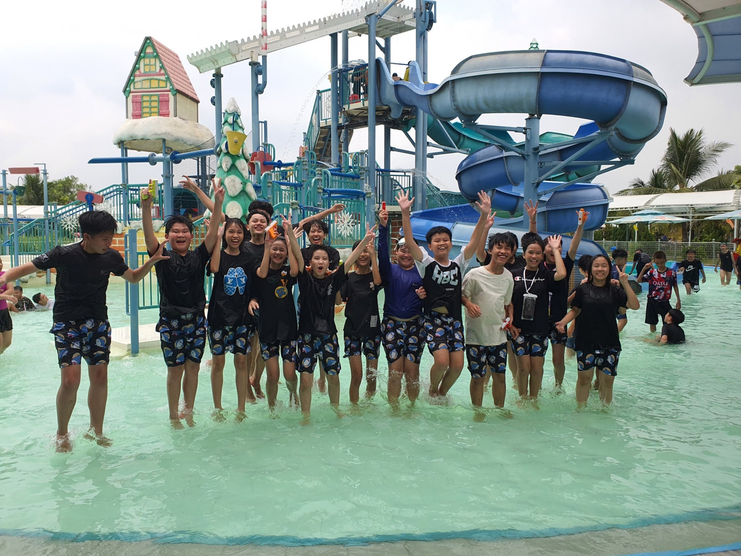 484098565 2715931955272720 8084729818633187750 n min